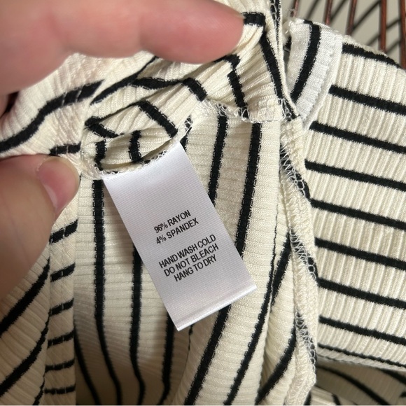 ⭐️ NWT Lulus Kinship Black & White Striped Ribbed Bodysuit ⭐️ - Picture 9 of 10